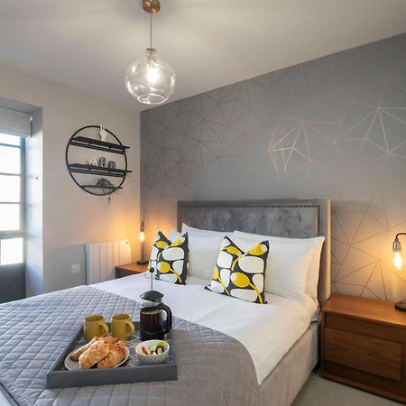Elliot Oliver - Modern 2 Bedroom Town Centre Apartment Cheltenham Exterior foto