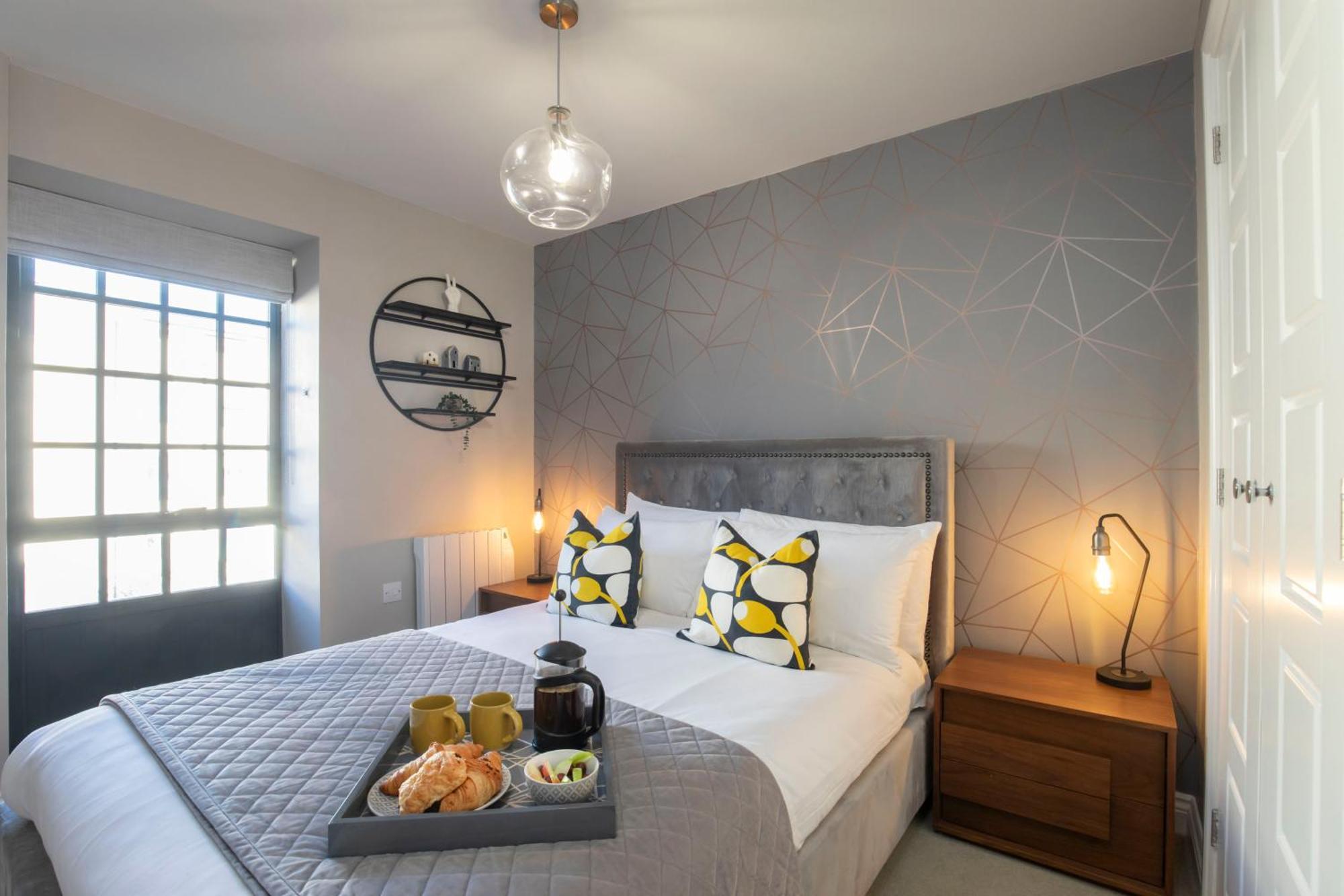 Elliot Oliver - Modern 2 Bedroom Town Centre Apartment Cheltenham Exterior foto